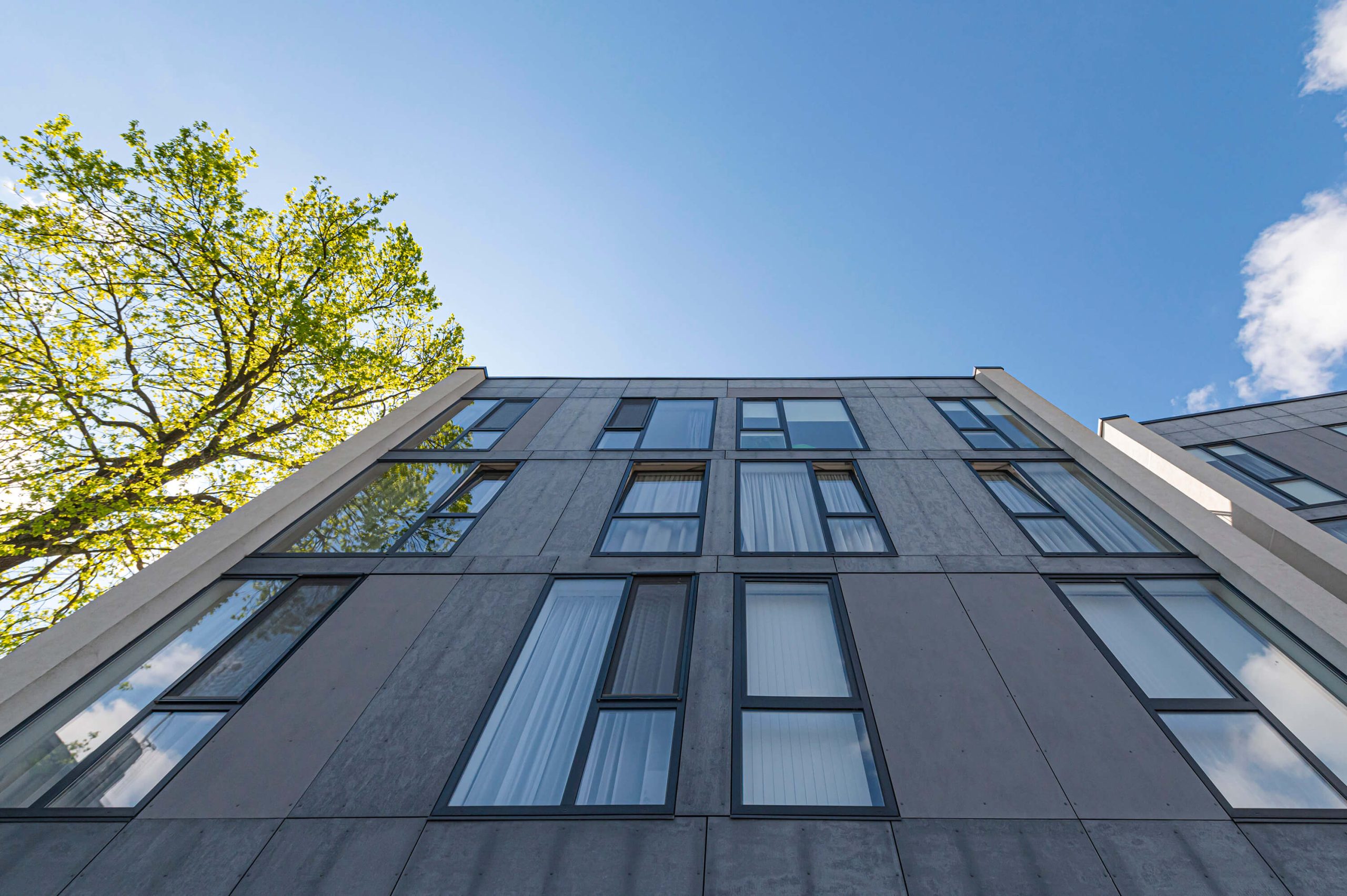 Parduodamas itin šviesus ir ekonomiškas dviejų kambarių butas netoli centrinės miesto dalies