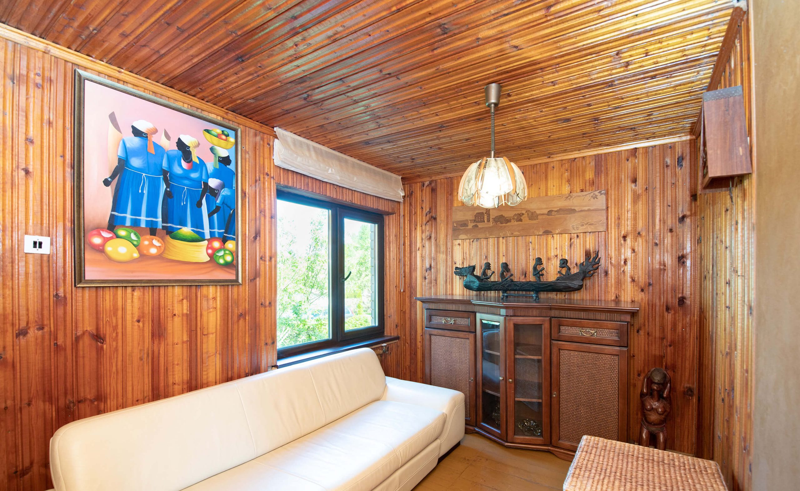 Išpuoselėta sodyba-namas su erdviu (22 a.) kraštiniu sklypu