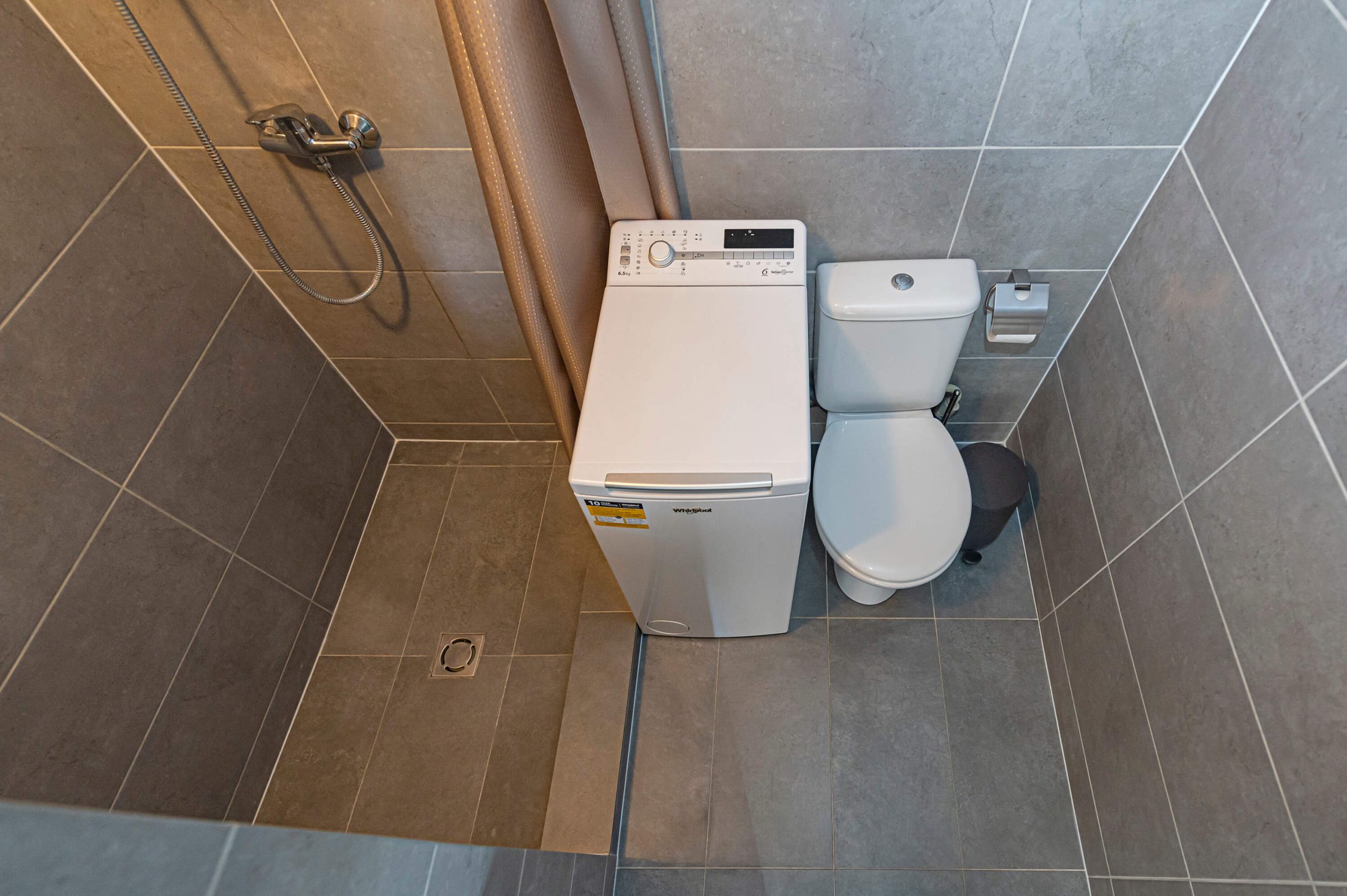 Parduodamas itin šviesus ir ekonomiškas dviejų kambarių butas netoli centrinės miesto dalies