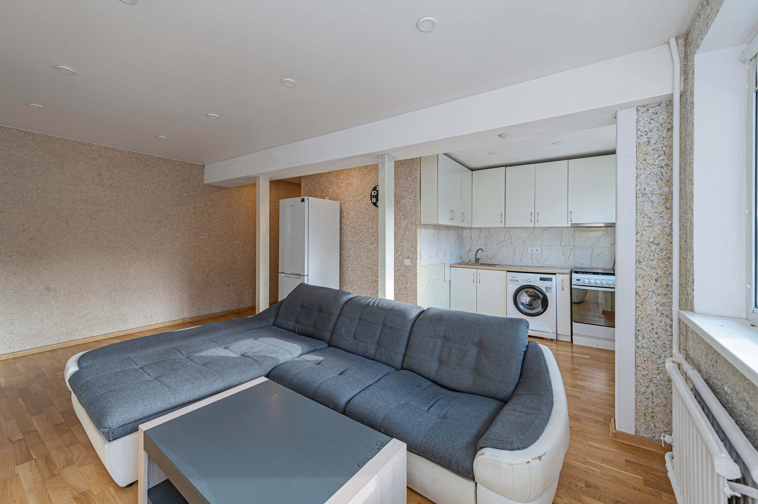 PARDUODAMAS DVIEJŲ KAMBARIŲ BUTAS