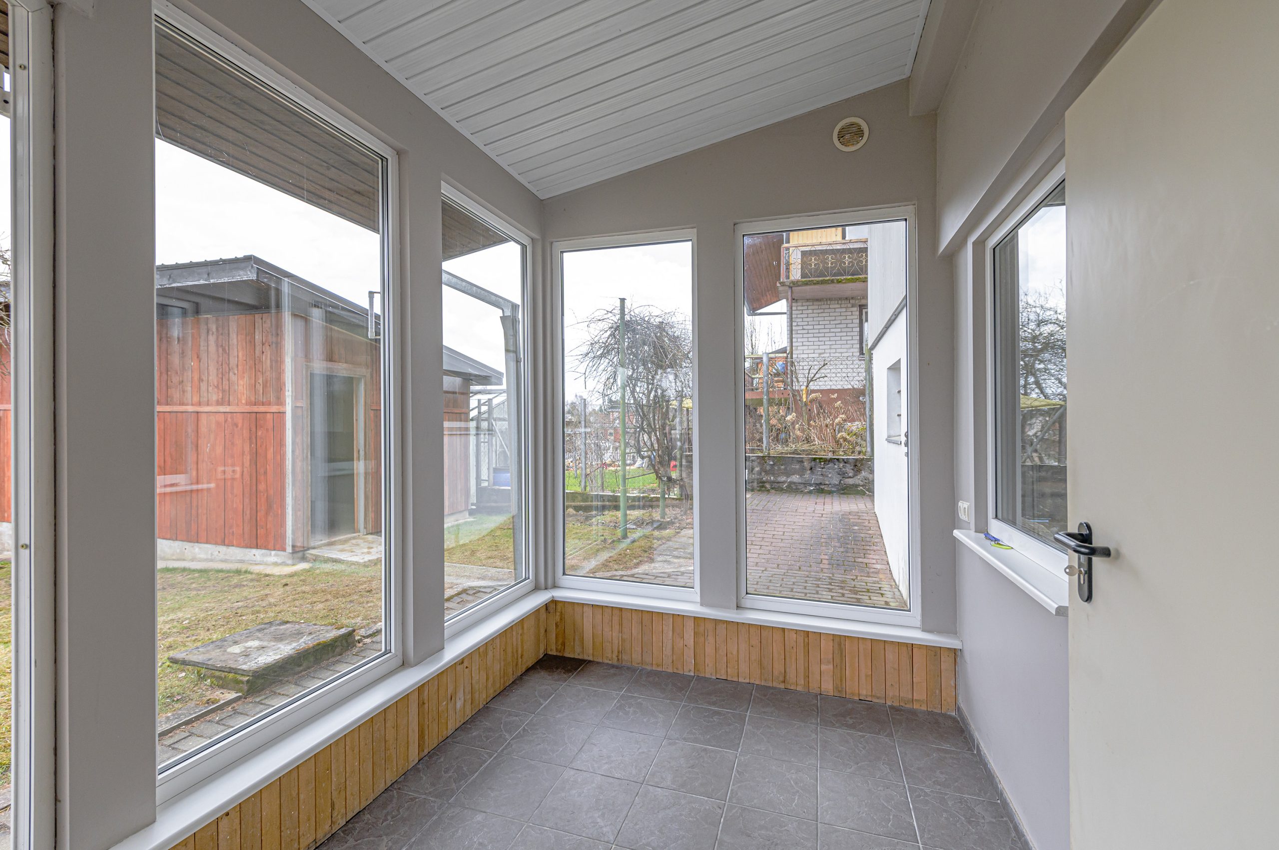 Labai tvarkingas sodo namas šalia miško (Bartoniai)!