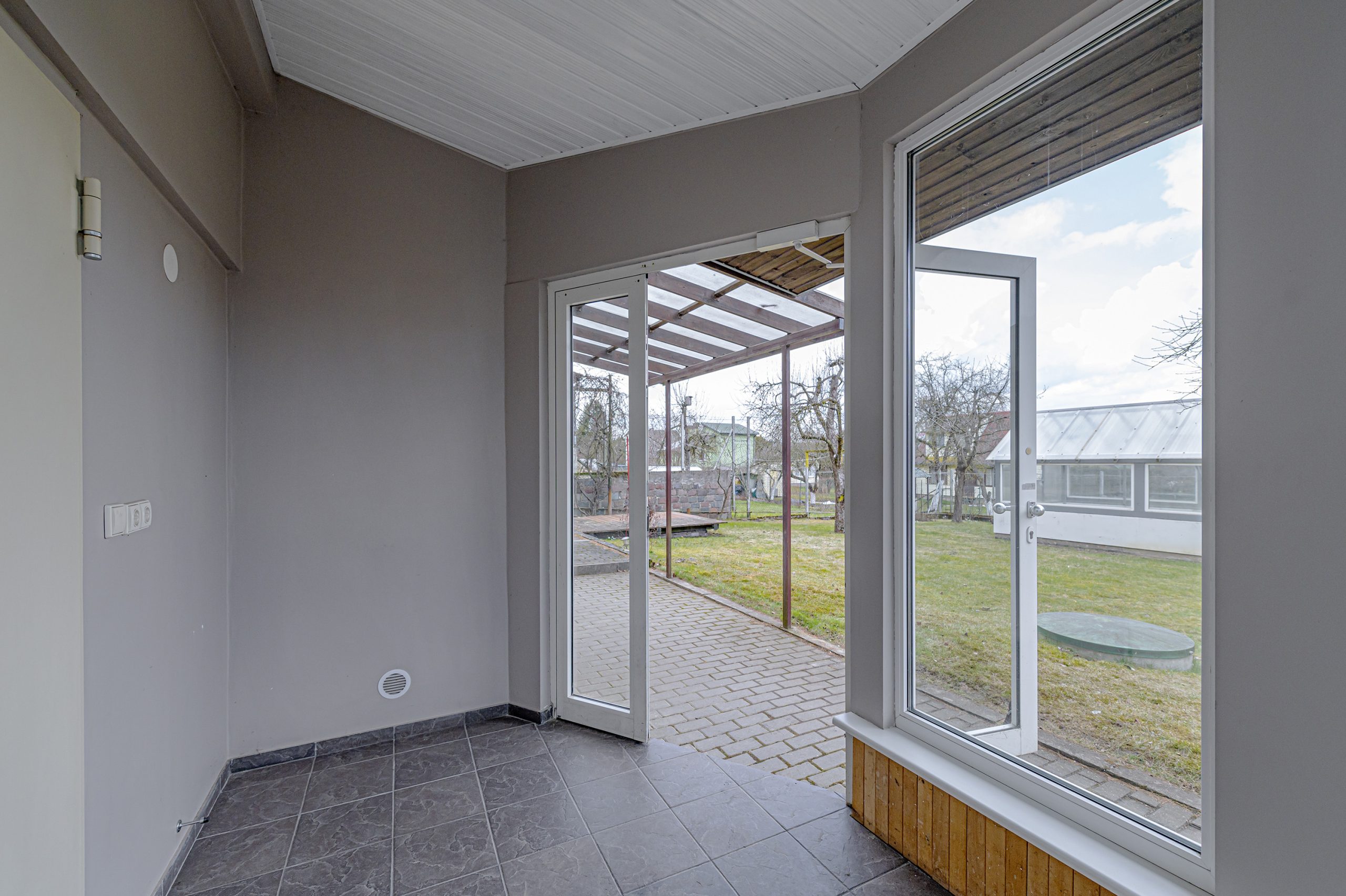 Labai tvarkingas sodo namas šalia miško (Bartoniai)!