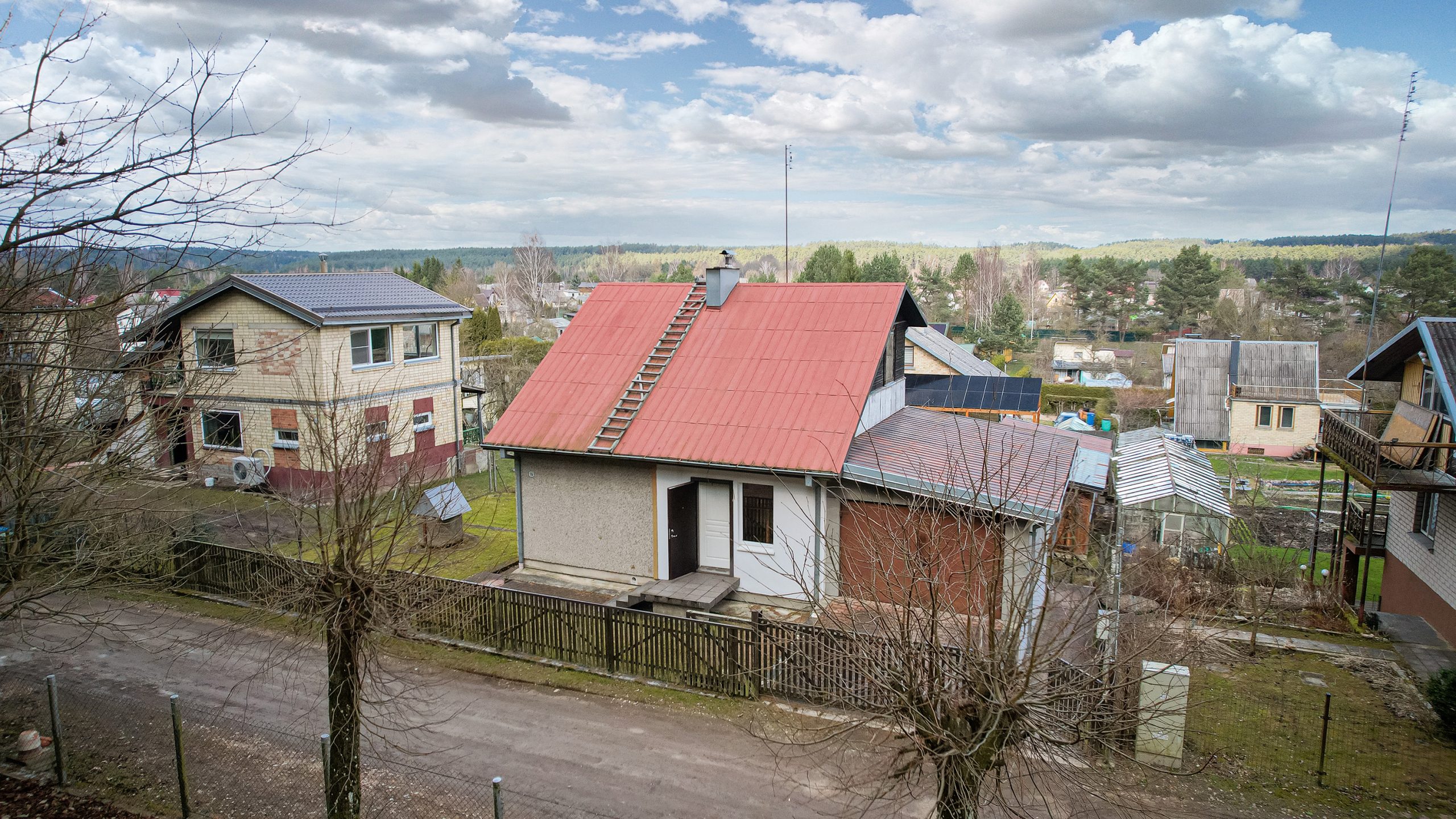 Labai tvarkingas sodo namas šalia miško (Bartoniai)!