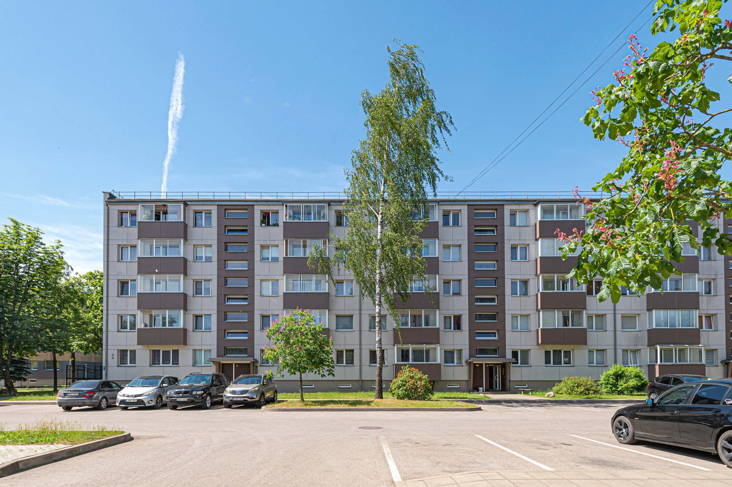 Parduodamas tvarkingas 2-jų kambarių butas renovuotame name!