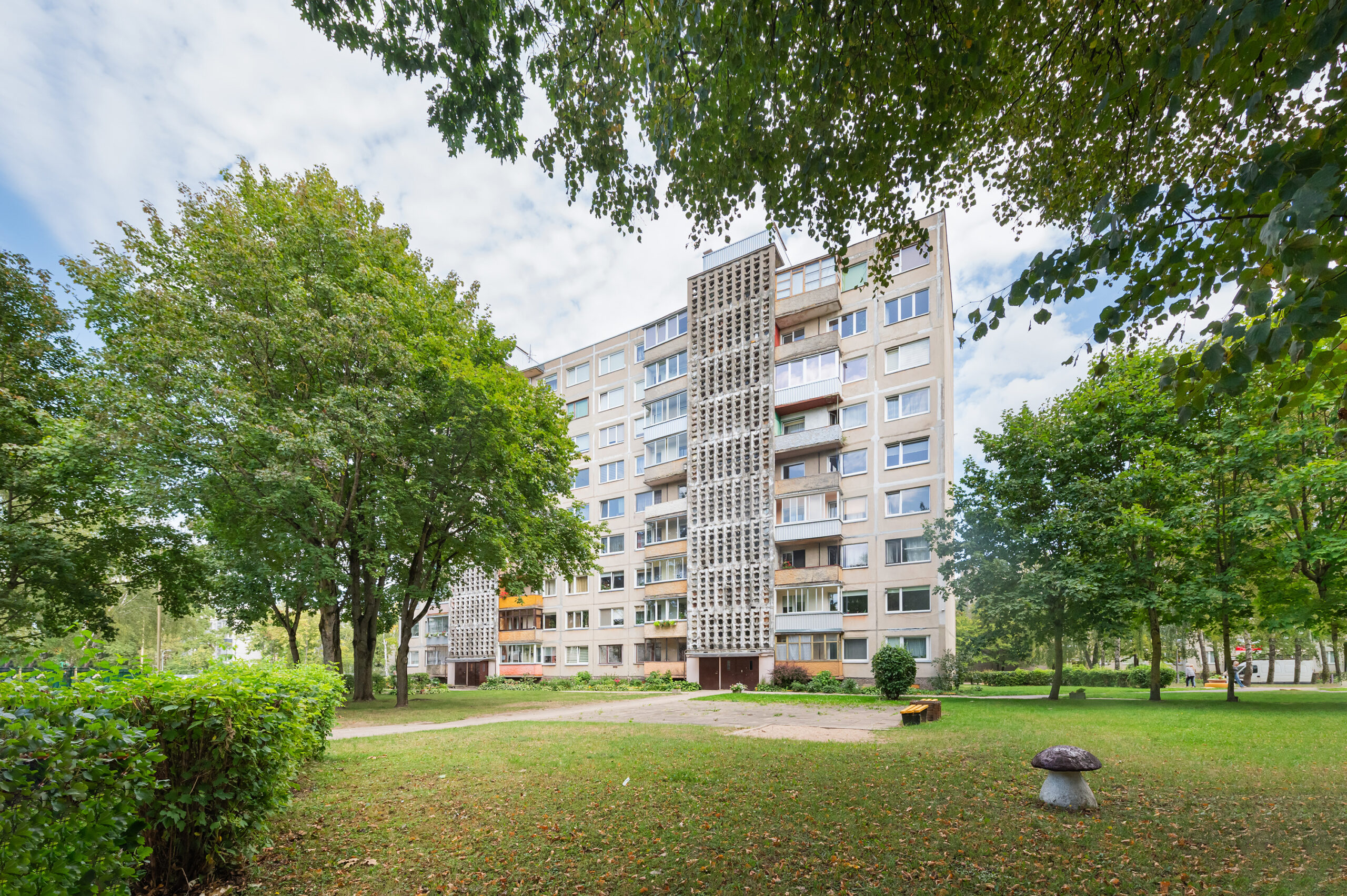 Trijų kambarių butas, besiribojantis su Dainavos parku!