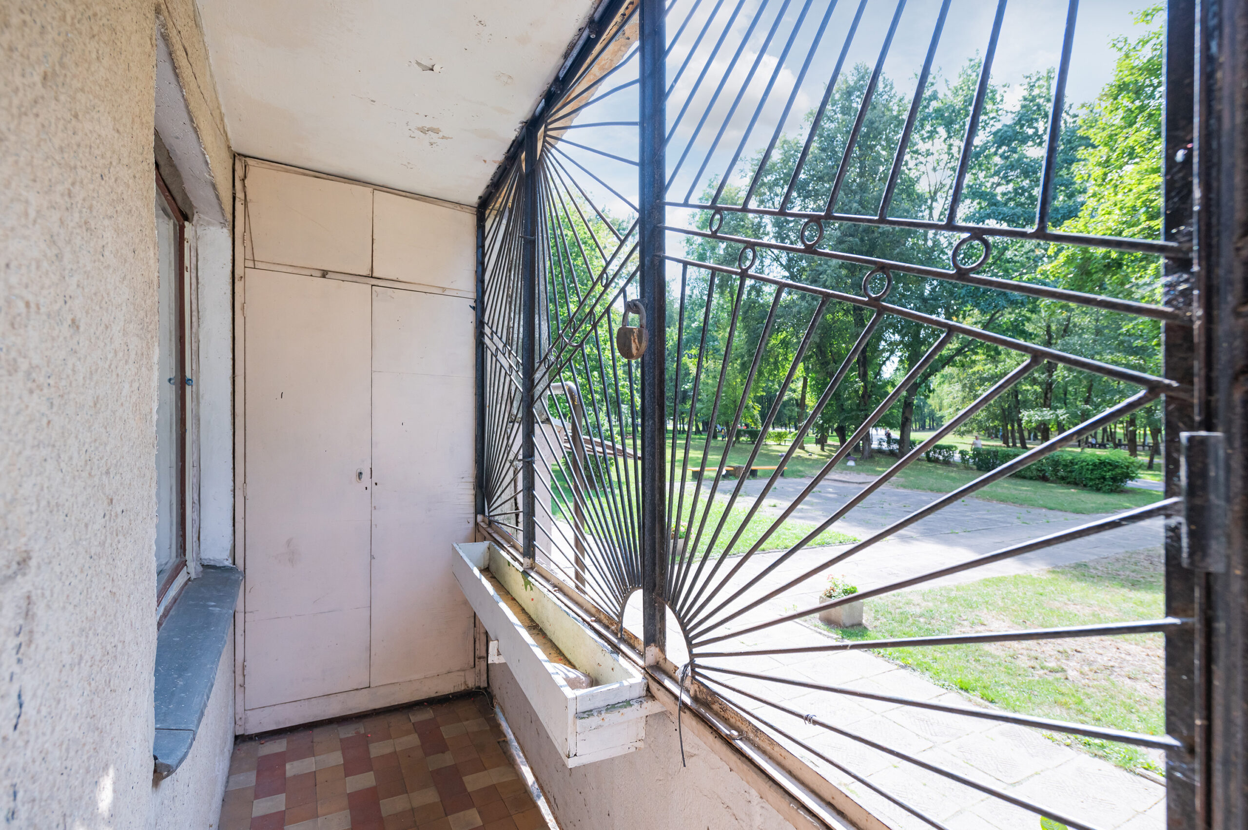 Trijų kambarių butas, besiribojantis su Dainavos parku!