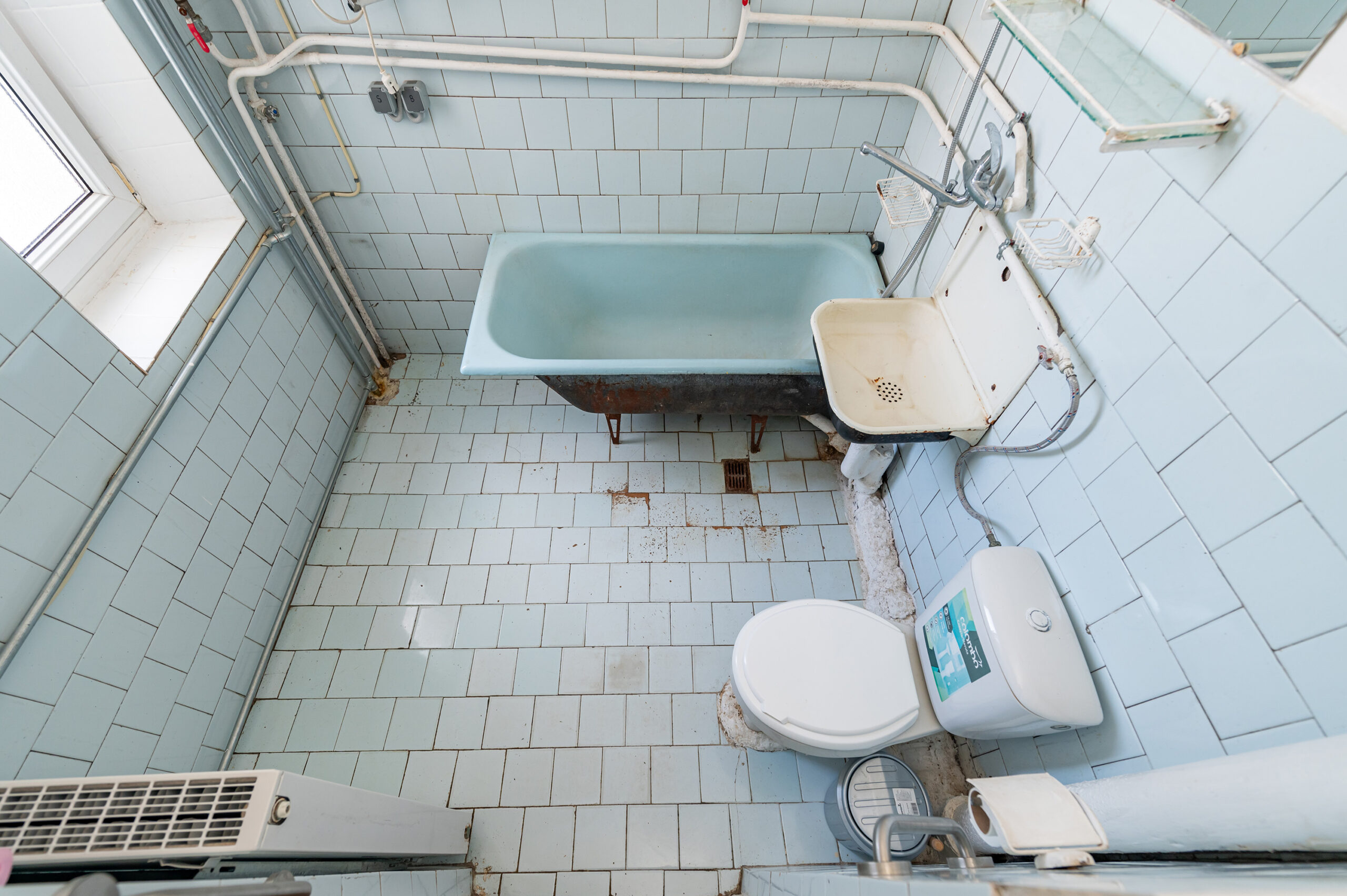 Erdvus mūrinis namas ramioje vietoje