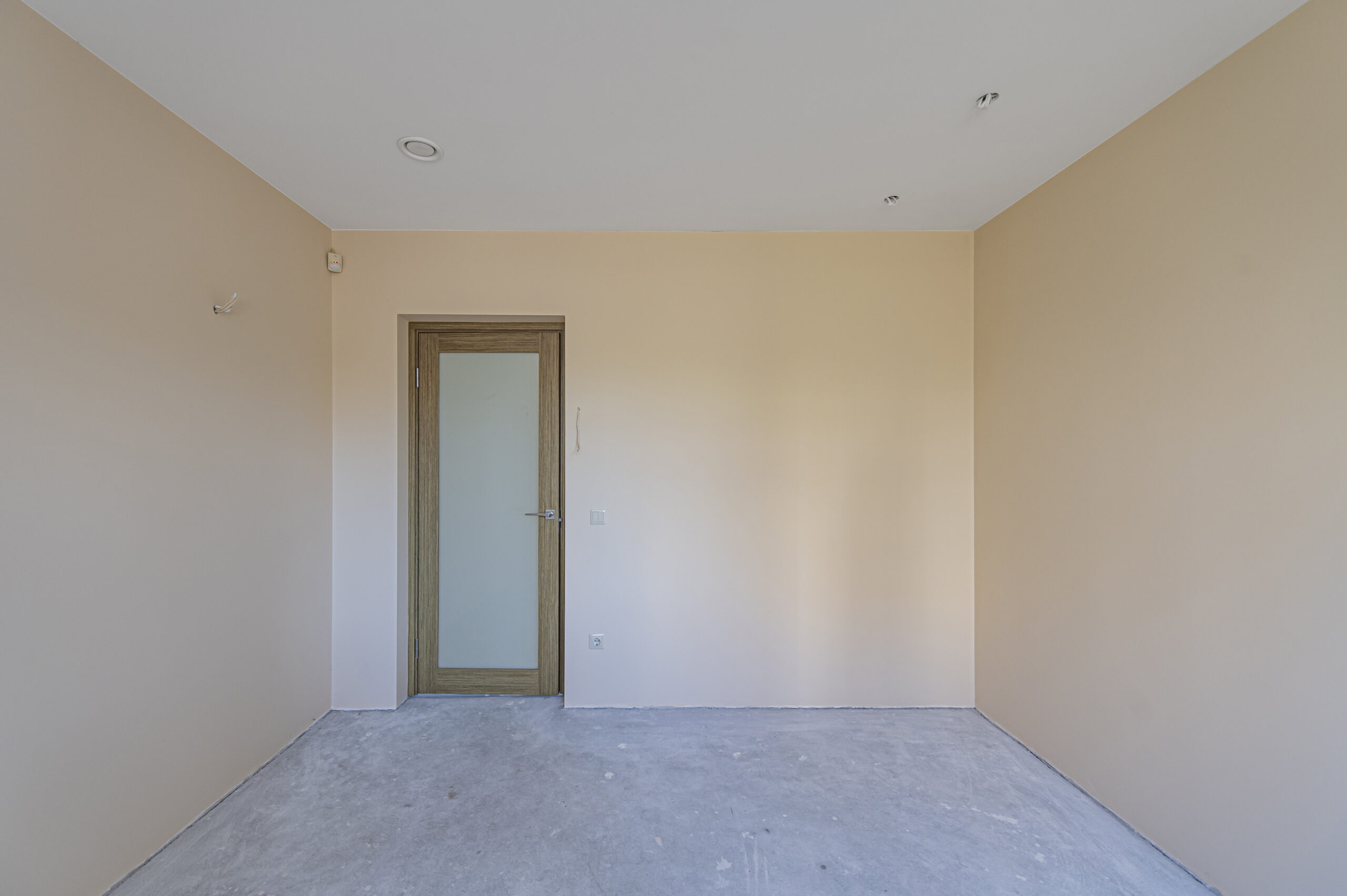 Parduodamas ilgaamžės architektūros namas su garažu Marijampolės mieste