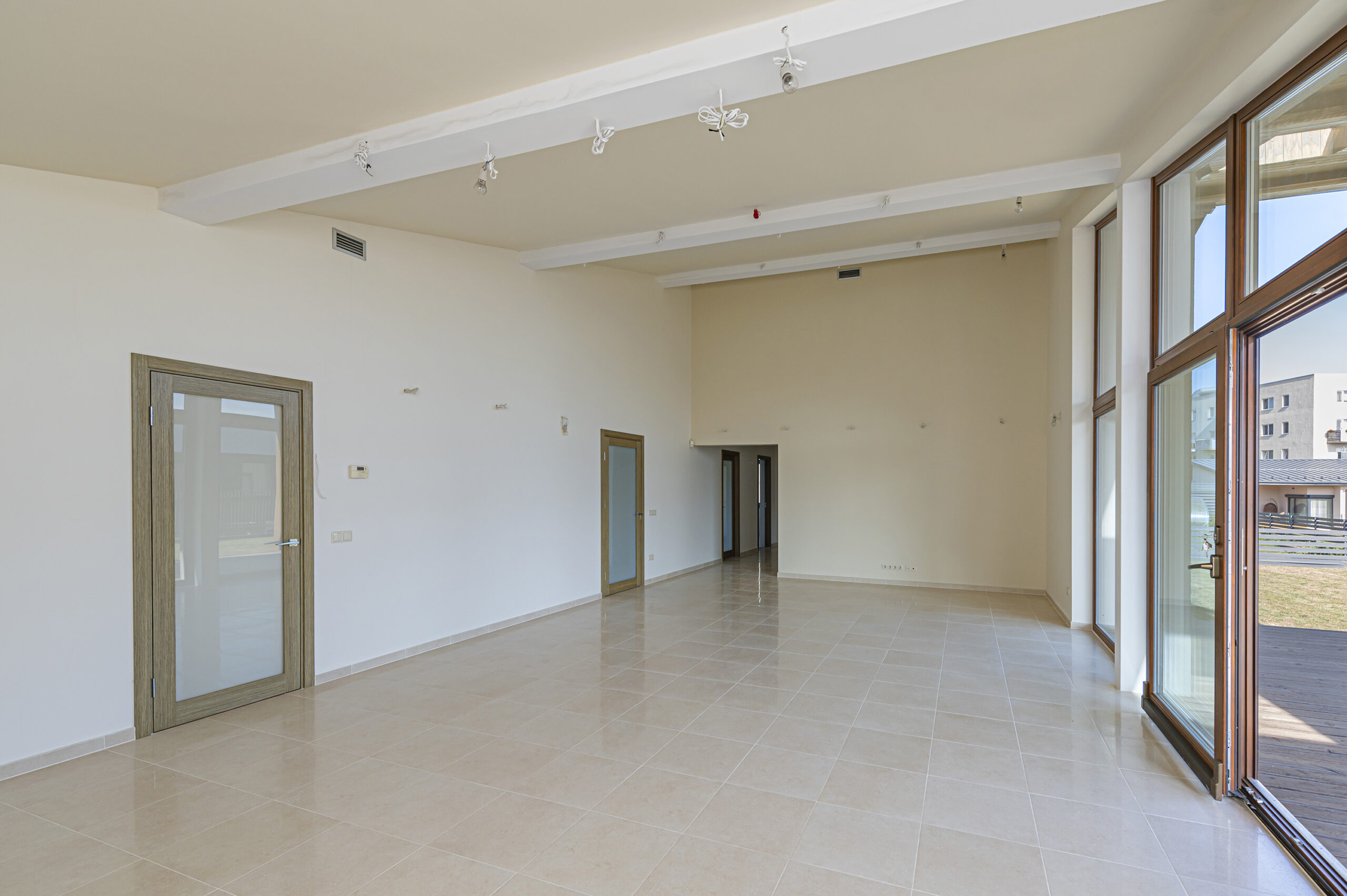 Parduodamas ilgaamžės architektūros namas su garažu Marijampolės mieste
