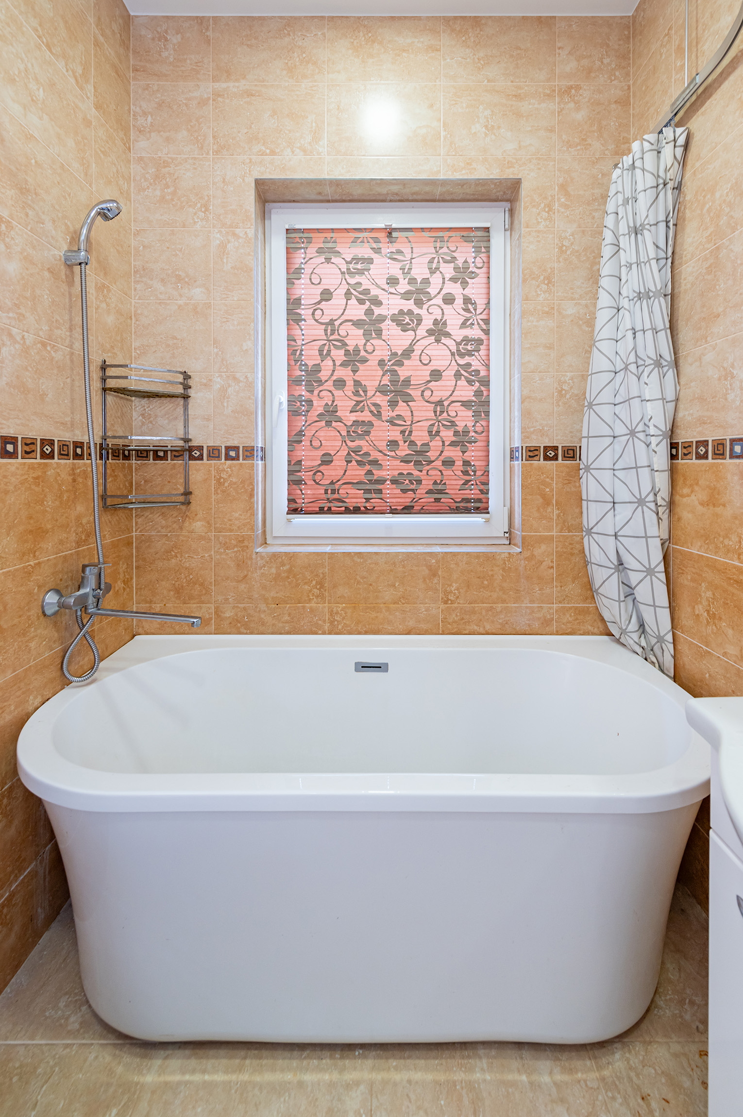 Kampinis kotedžas Užliedžiuose su erdviu kiemeliu