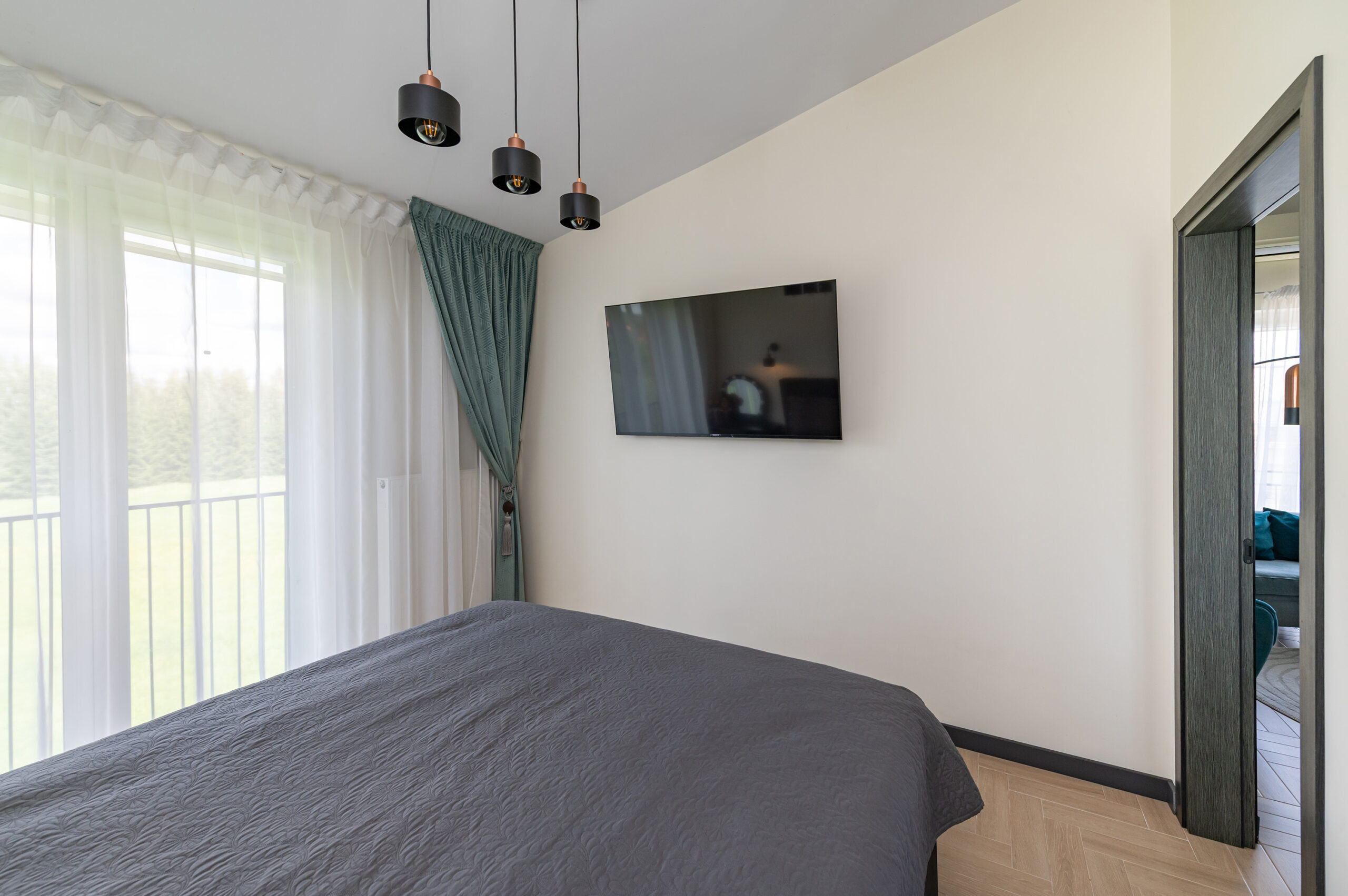 Parduodamas erdvus moderniai įrengtas dviejų kambarių butas Užliedžiuose!